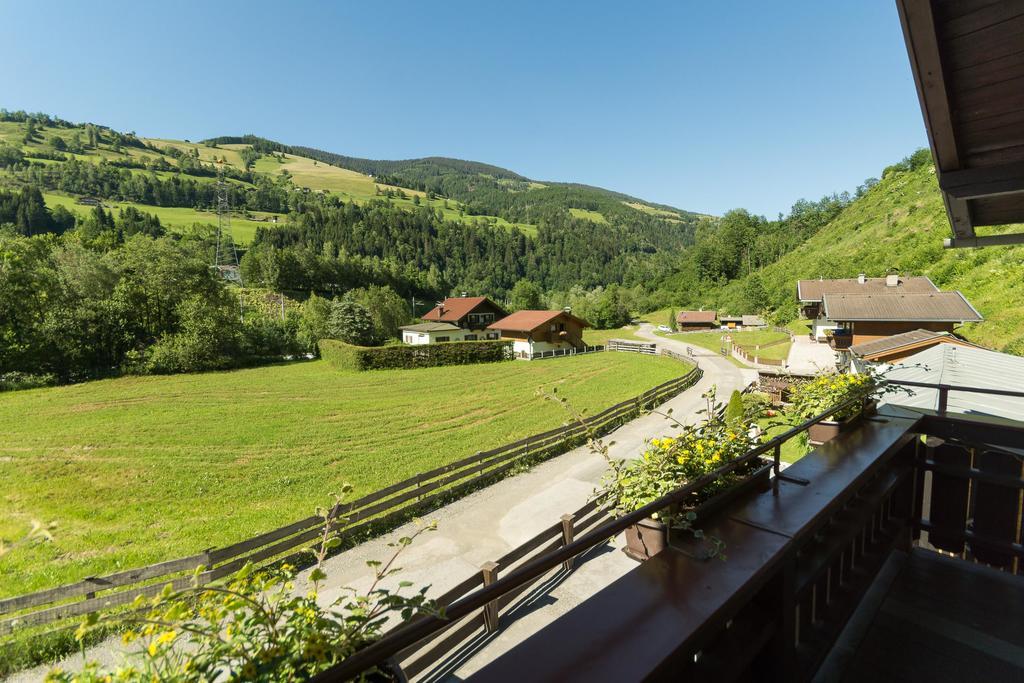 Ferienhaus Christine Taxenbach Bagian luar foto
