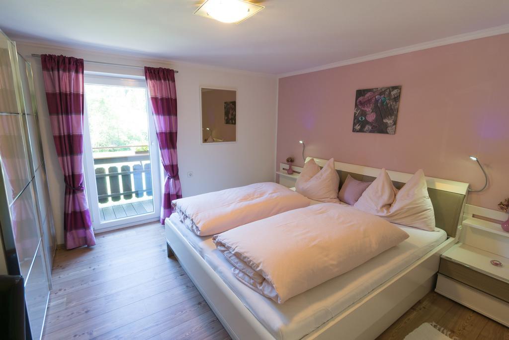 Ferienhaus Christine Taxenbach Bagian luar foto