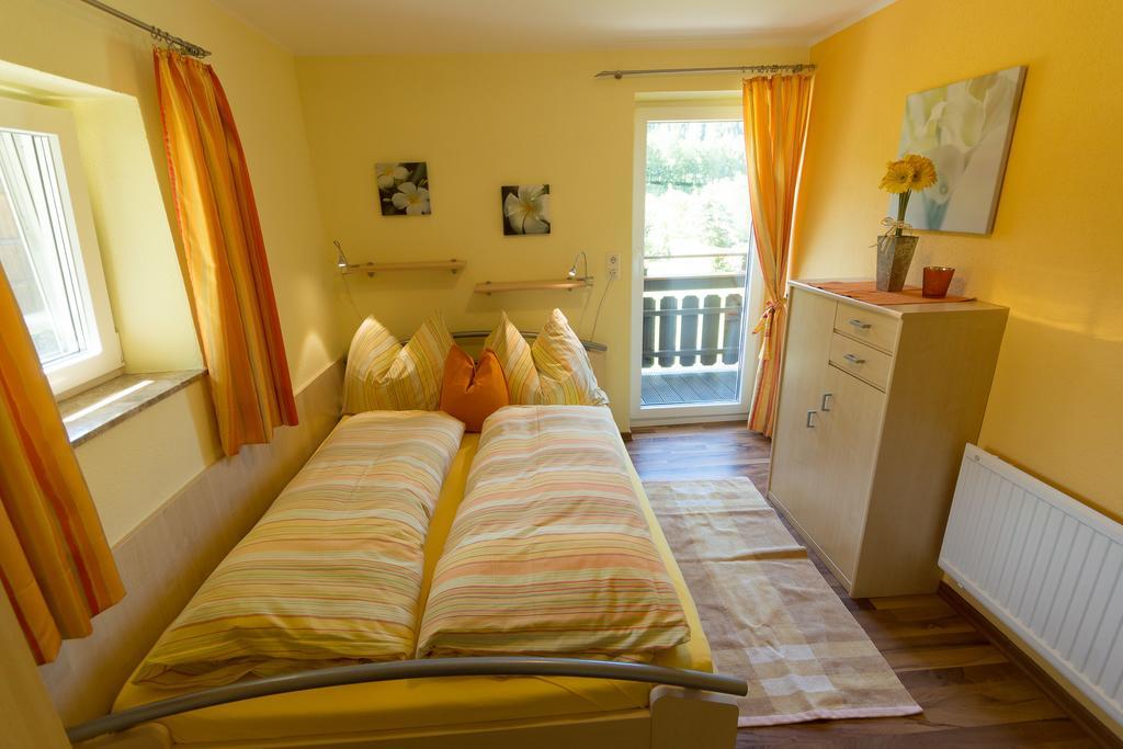 Ferienhaus Christine Taxenbach Bagian luar foto