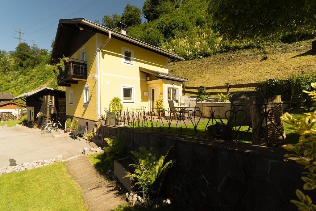 Ferienhaus Christine Taxenbach Bagian luar foto