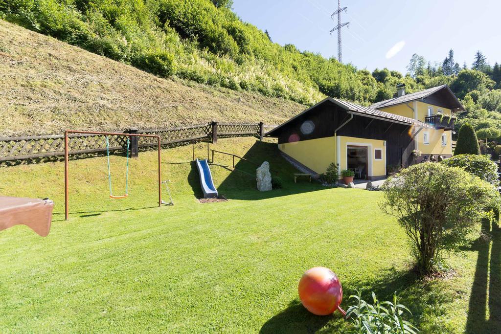Ferienhaus Christine Taxenbach Bagian luar foto
